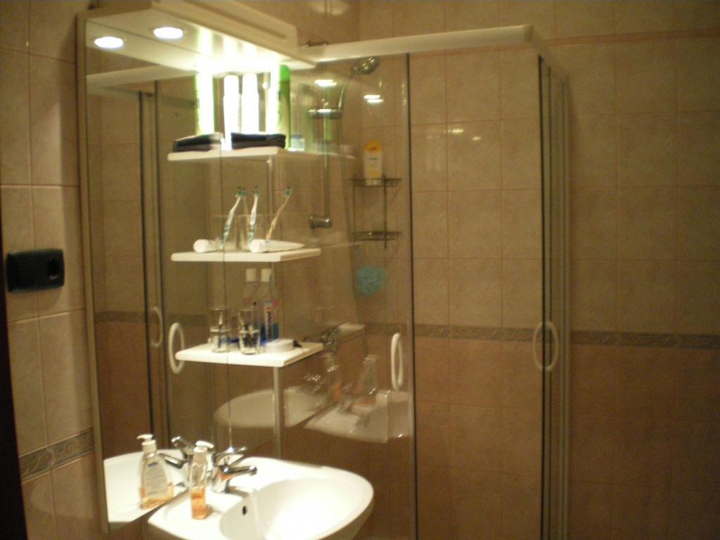 Mediterran-Apartmanok-Harkany Phòng bức ảnh