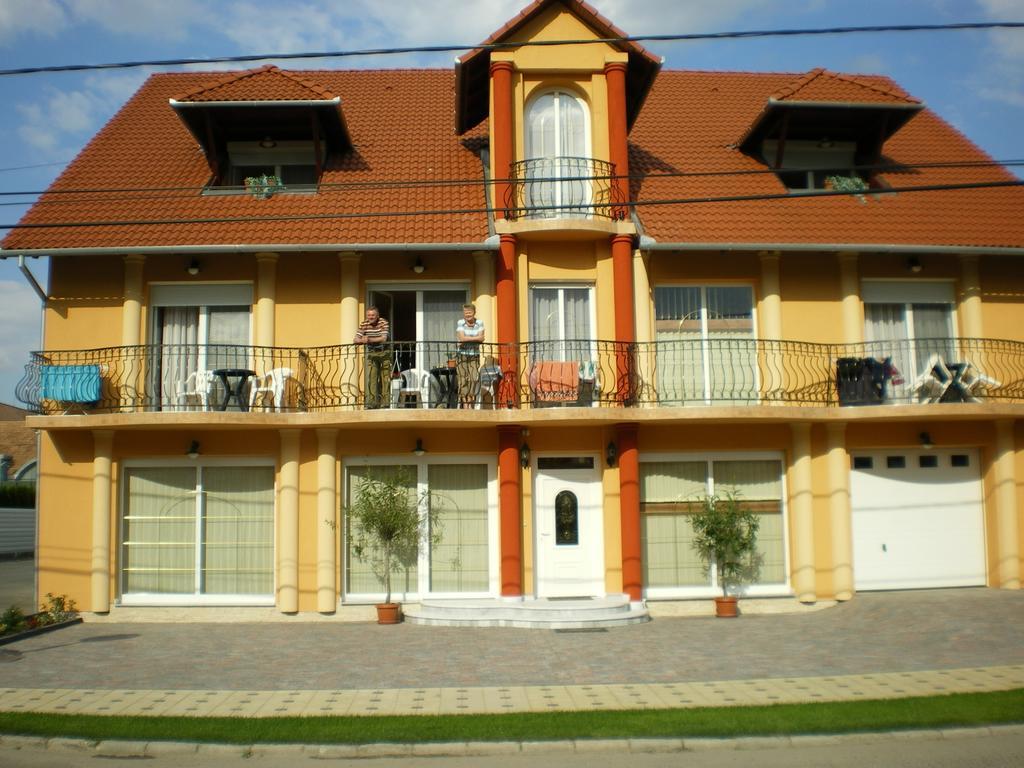 Mediterran-Apartmanok-Harkany Ngoại thất bức ảnh