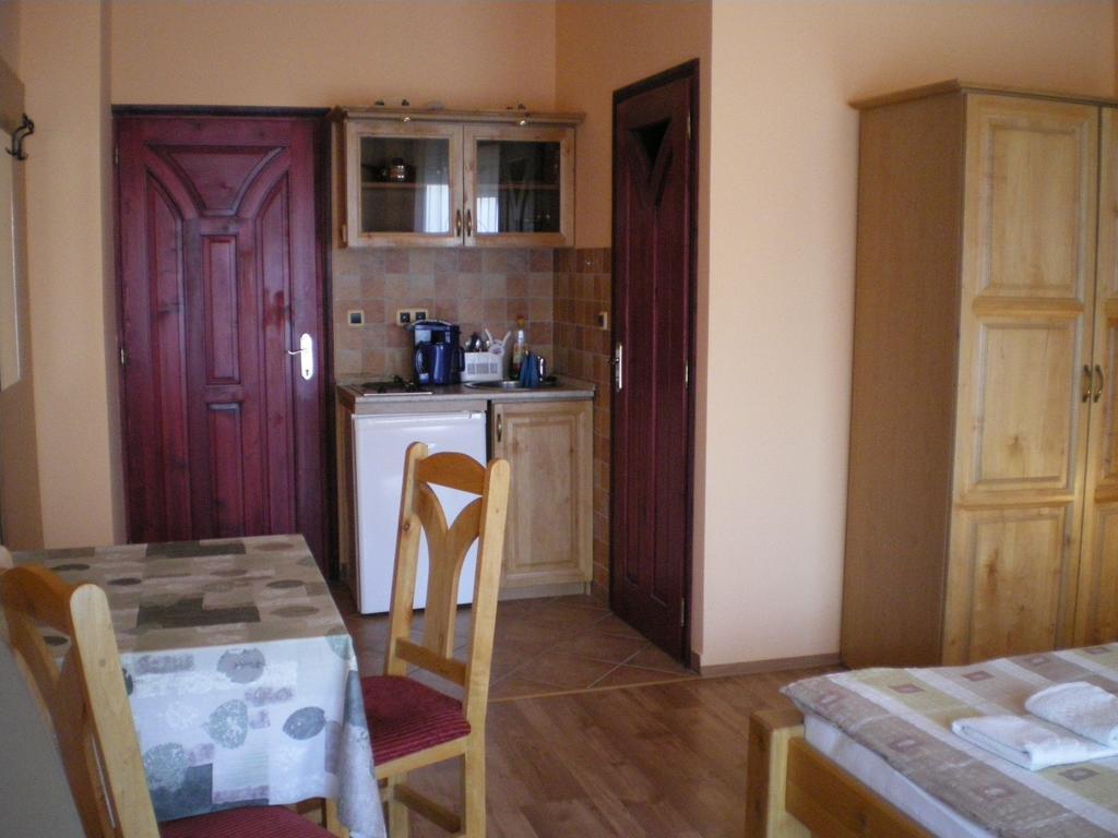Mediterran-Apartmanok-Harkany Ngoại thất bức ảnh