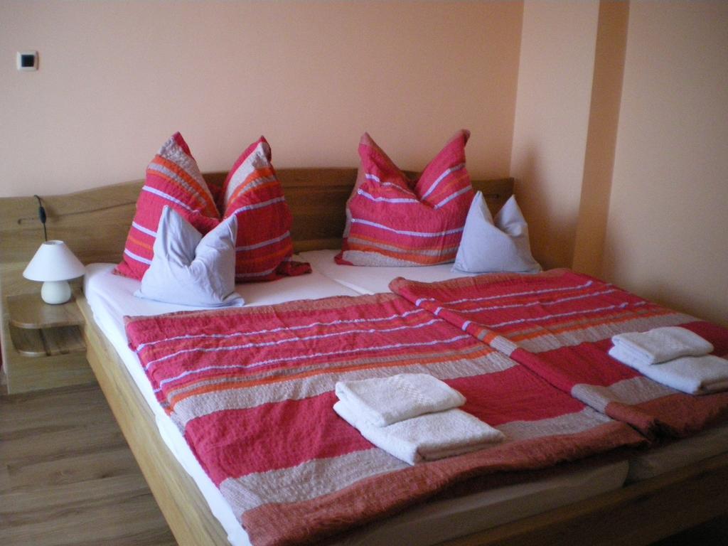 Mediterran-Apartmanok-Harkany Ngoại thất bức ảnh